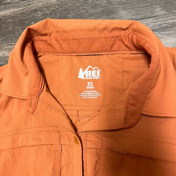 REI Co-op Sahara Hiking Shirt Women XS Orange Nylon Stretch Outdoor Gorpcore - Picture 6 of 11